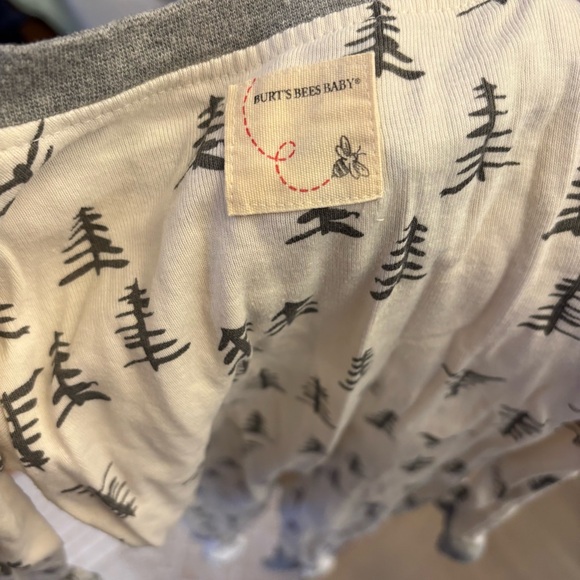 Burt’s Bee Baby Tree Pajamas - Picture 4 of 6